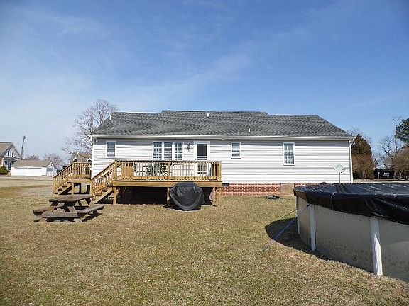 3rd image of 3299 Grandview Dr