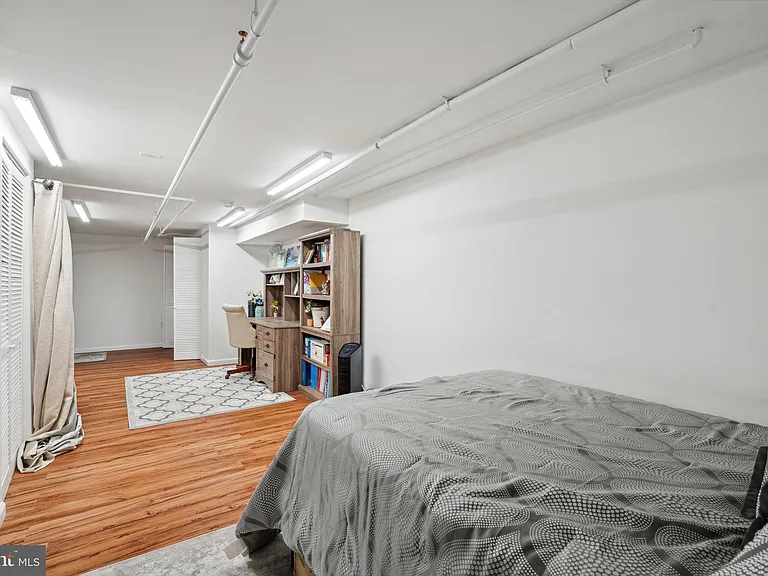 501 Vine St #2 — Photo 36