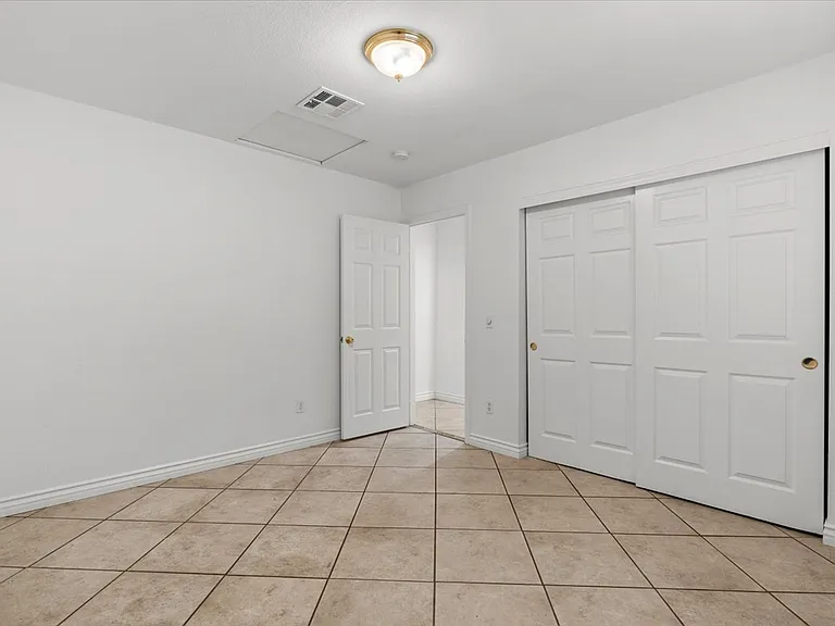 5157 Magnolia Ave — Photo 10