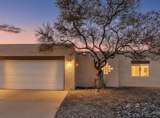 304 La Chamisal Ln NW, Los Ranchos De Albuquerque, NM 87107