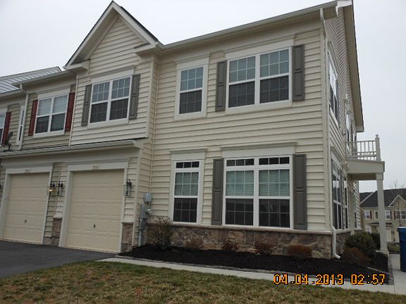 2nd image of 300 Prestwick Ln