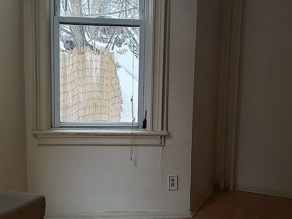 5th image of 3086 42nd St