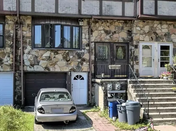 77 Gary Ct, Staten Island, NY 10314