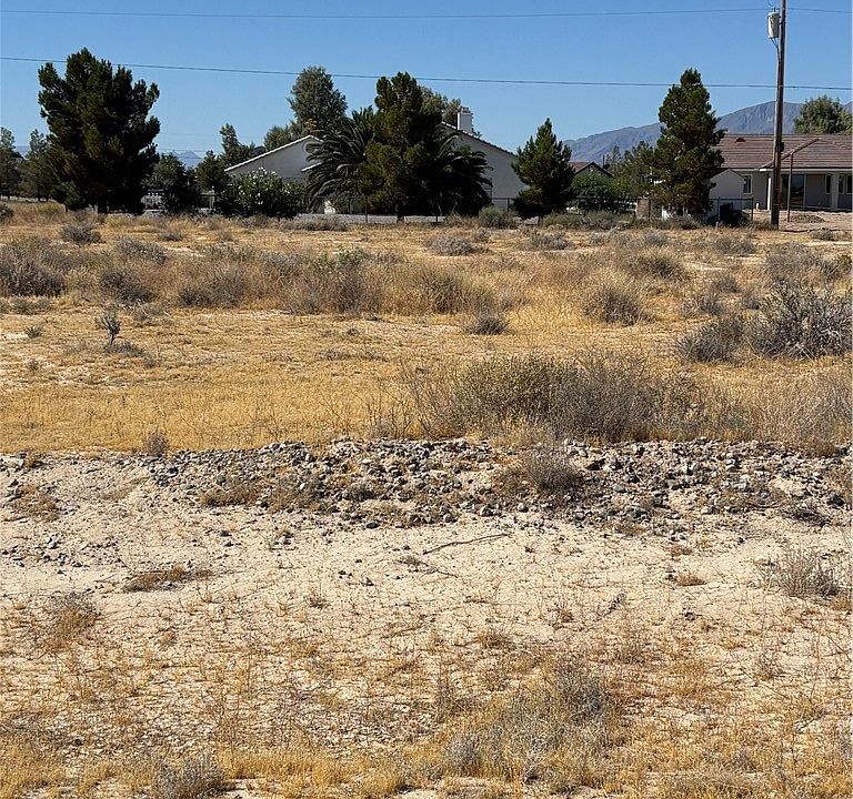1st image of 301 E Gina St