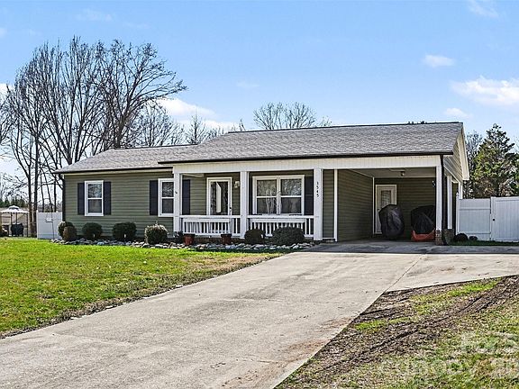 3rd image of 3545 Yorkland Dr