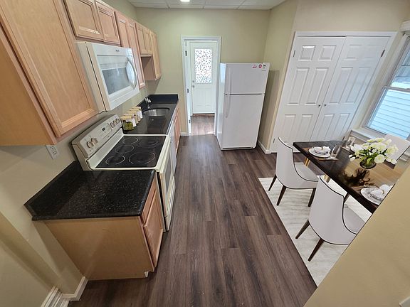 4th image of 27 S 11th St #2