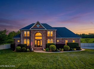 104 Charleston Pl, Madisonville, TN 37354