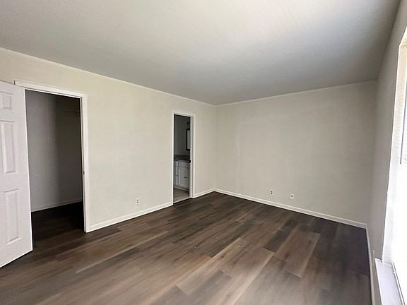 4th image of 4700 Boulder Dr