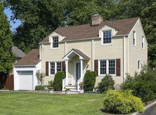 104 Clarence Rd, Scarsdale, NY 10583