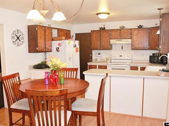 4th image of 216 Sage Cir
