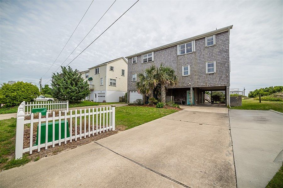 1st image of 202 Robin Ave #B
