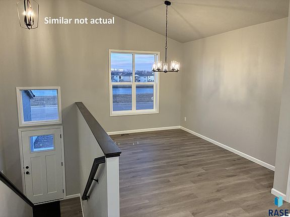 5th image of 2213 E Alexa St