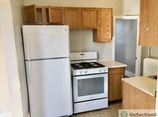 672 2nd St #1F, Fall River, MA 02721