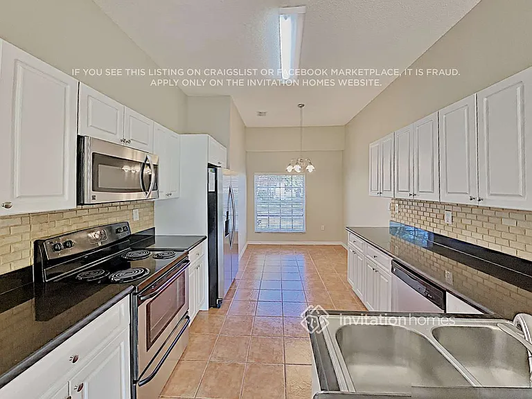 10698 SW 20th Ct — Photo 9