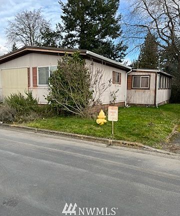 3rd image of 800 29th St SE Trailer G17