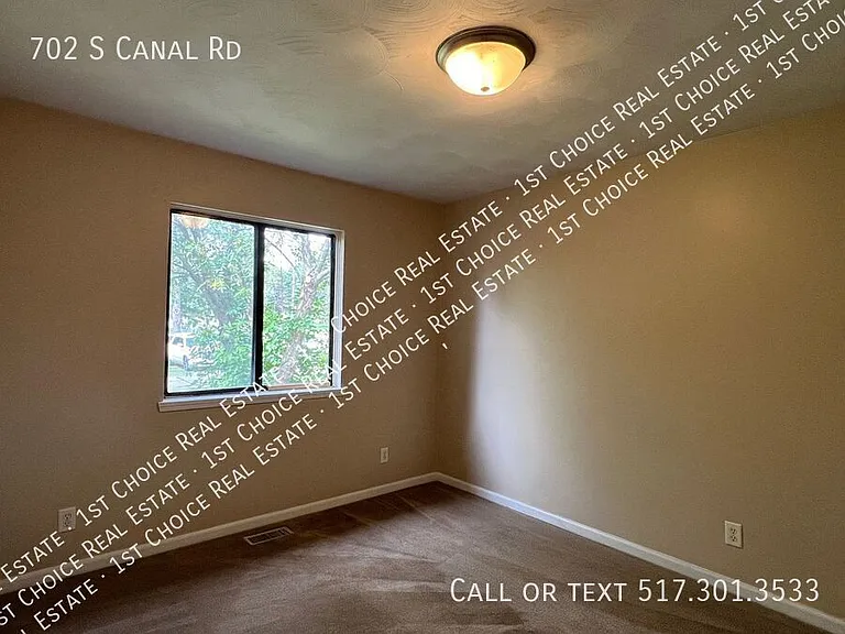 702 S Canal Rd — Photo 9