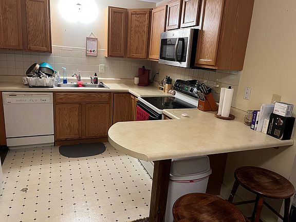 3rd image of 3 Lincolnway APT 3