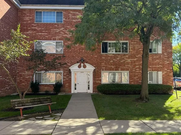 6882 W Touhy Ave APT B, Niles, IL 60714