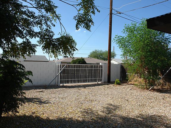 4th image of 1232 E Vine Ave