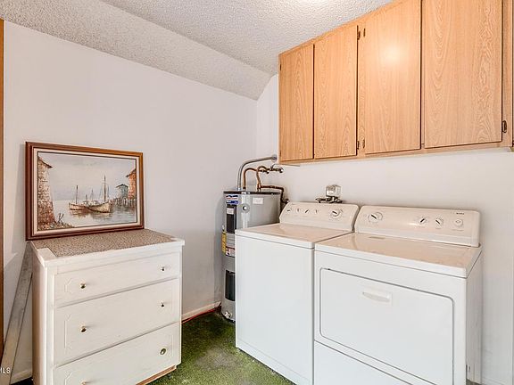 LAUNDRY INCLUDED