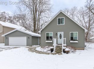 4632 2nd St, Clarkston, MI 48346