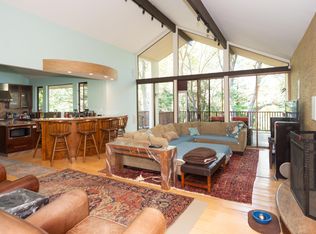 1350 San Raymundo Rd, Hillsborough, CA 94010