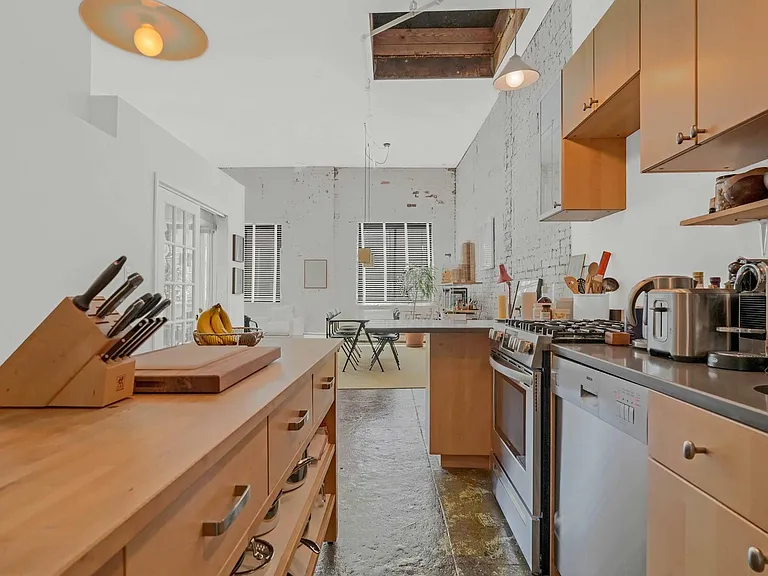 262 Mott St #509 — Photo 9