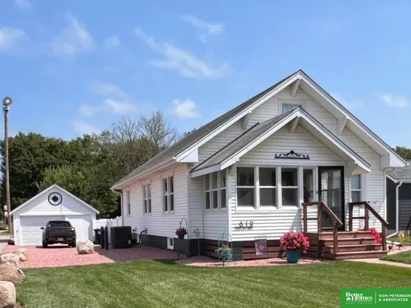 619 S 13th St, Tekamah, NE 68061