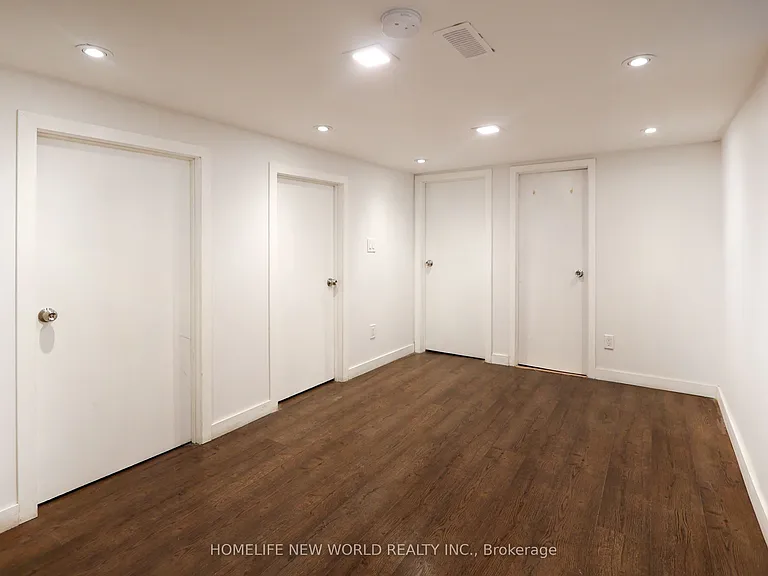 32 Pendeen Ave — Photo 21