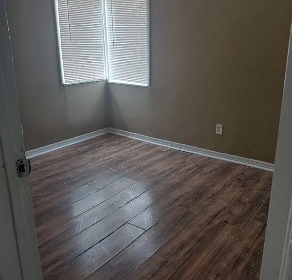 360 Eaton St — Photo 4