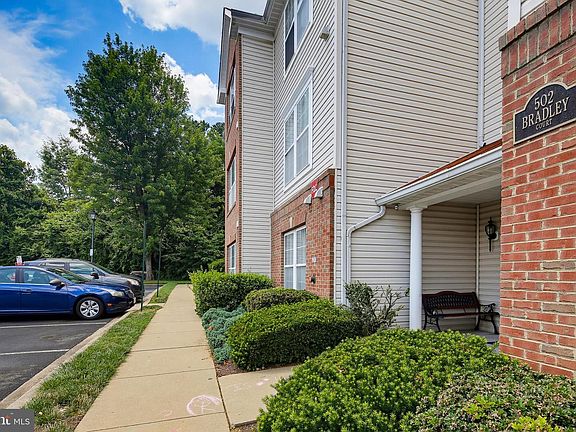 2nd image of 502 Bradley Ct APT D
