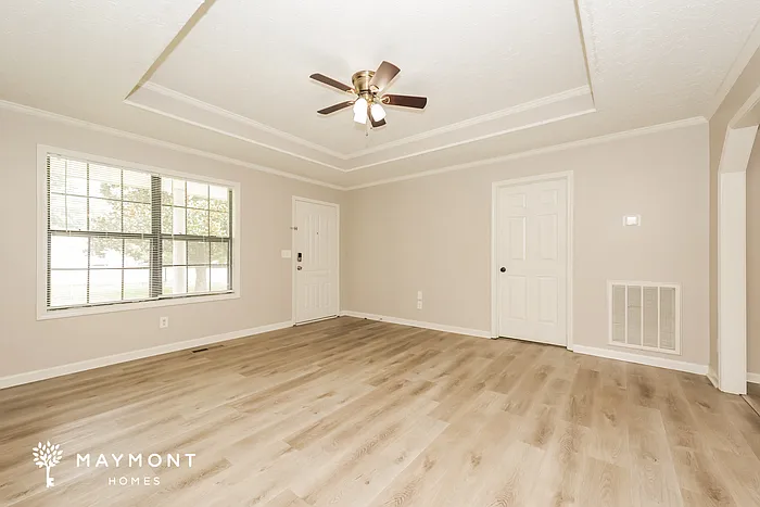 164 Cedarwood Ct — Photo 3