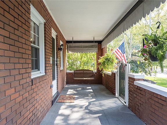 4th image of 320 Morrison Dr
