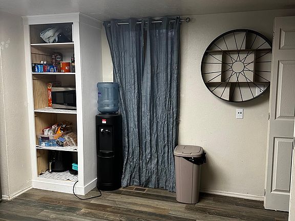 3rd image of 1811 Wren St APT 3