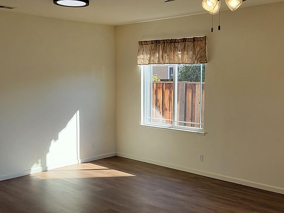 3rd image of 5261 E Geary St