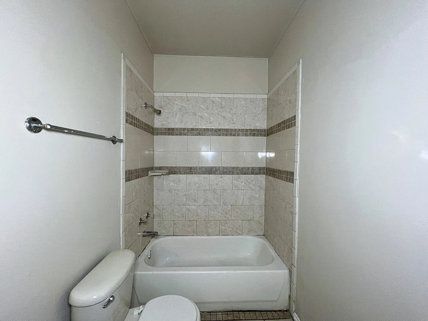 Welcome to Tres Vistas Peaceful Living with Practical Comforts — Photo 3