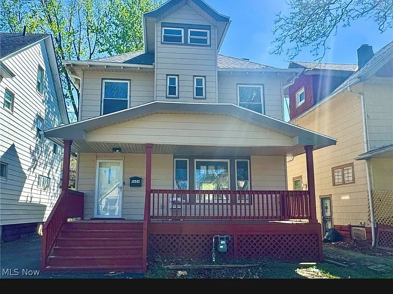 9606 Parmelee Ave — Photo 1