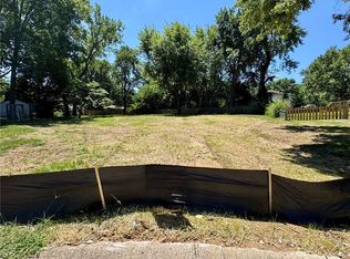 300 SW Keystone Dr, Blue Springs, MO 64014