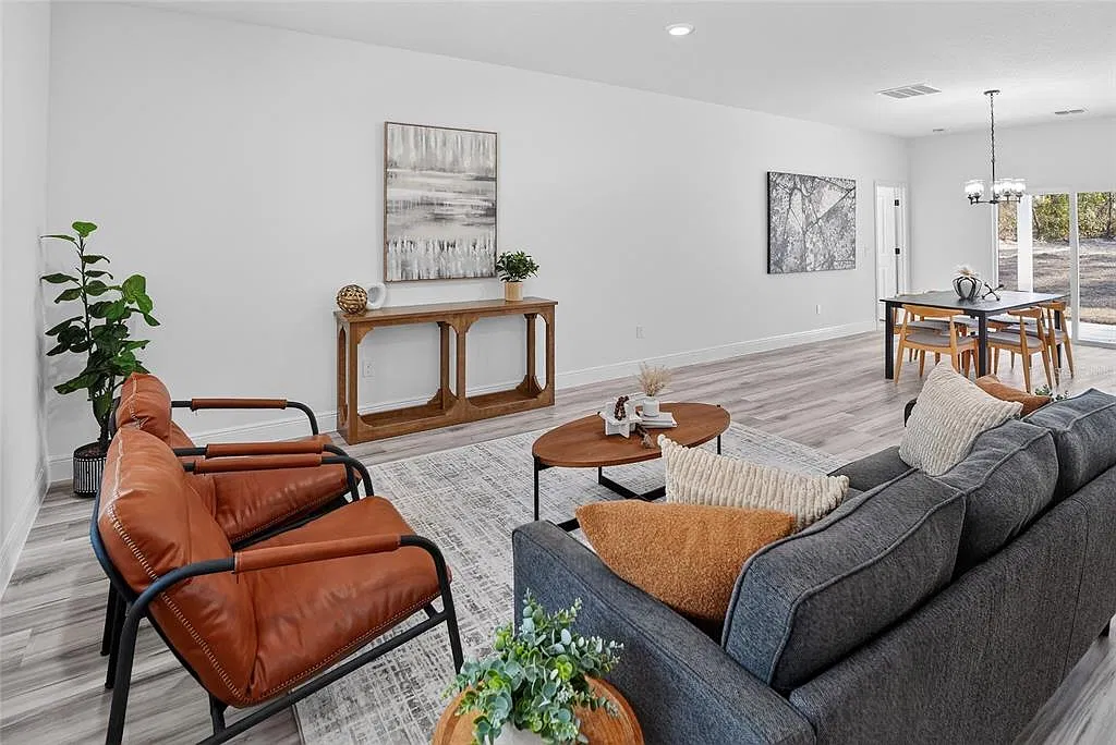 4 bed, 2.0 bath, 1845 sqft, $1,950 — Photo 3