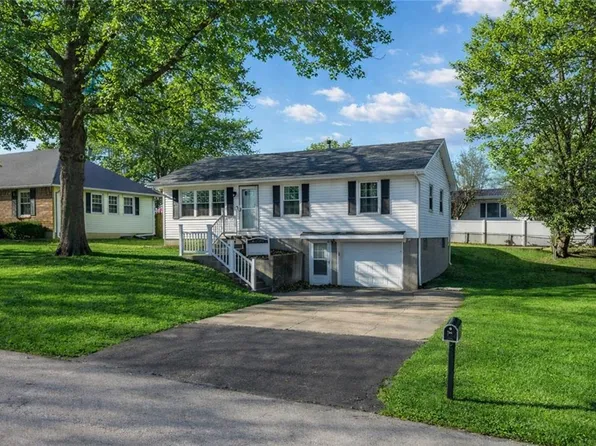 512 Country Club Rd, Lexington, MO 64067