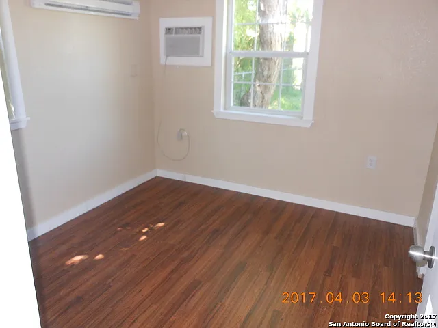 427 Lively Dr #GARAGE — Photo 6