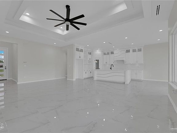 4th image of 1506 Helen Dr