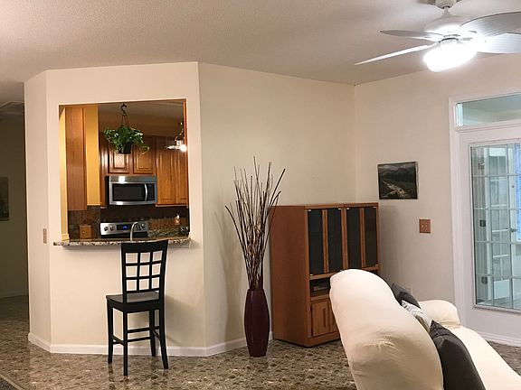 4th image of 1409 Elgin St