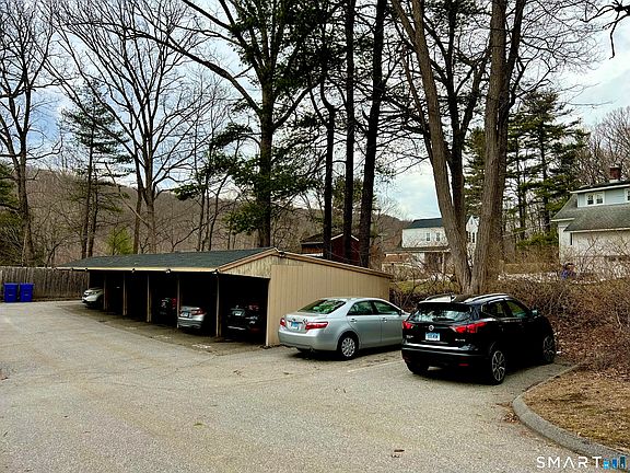 3rd image of 19 Surrey Lane #19