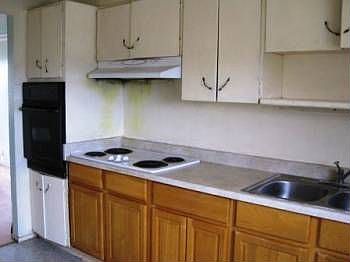 5th image of 240 Lawton St