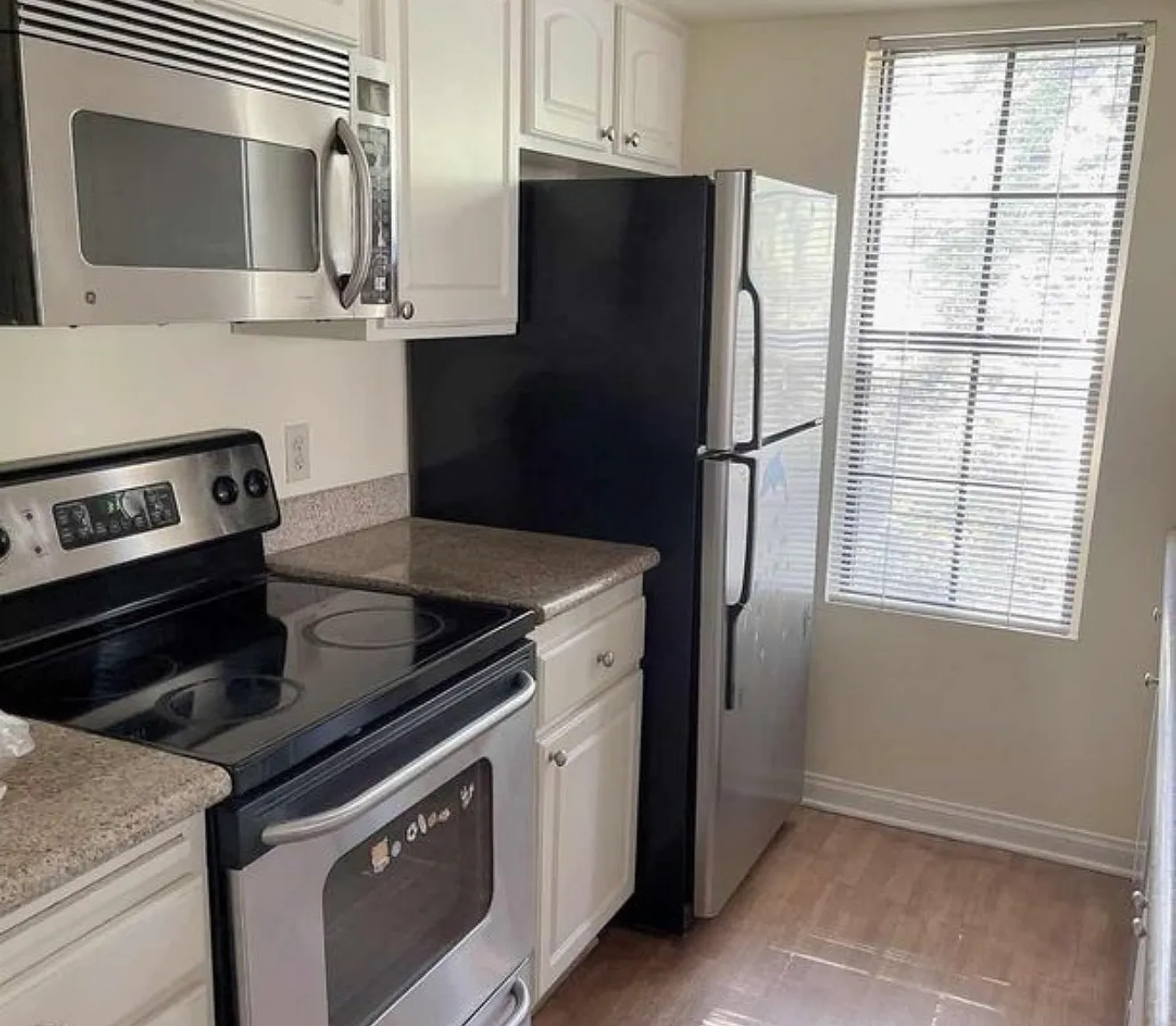 1 bed, 708 sqft, $2,350 — Photo 3