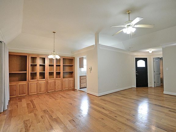 5th image of 4404 Highland Ave