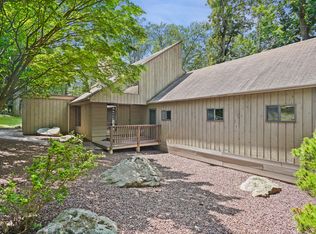 1016 Rock Rimmon Rd, Stamford, CT 06903