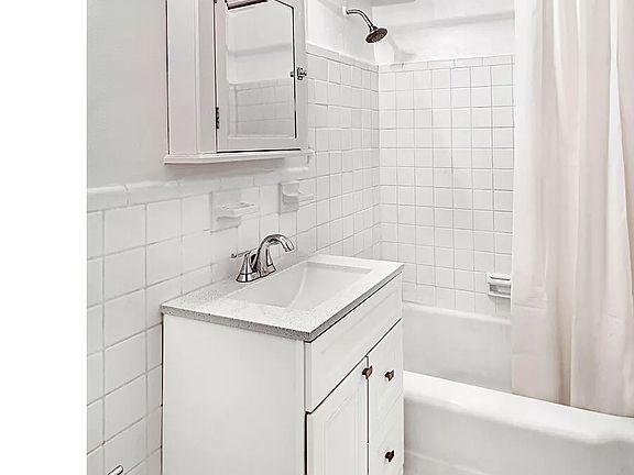 5th image of 345 E 54th St APT 5A