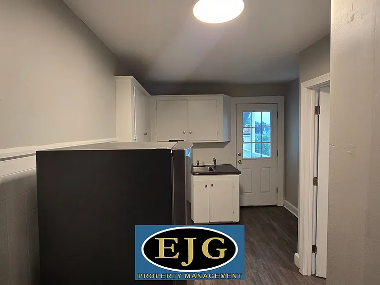 389 Lake Ave #9 — Photo 6